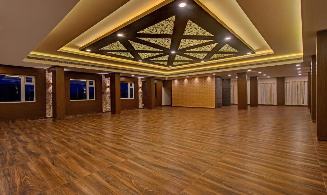 Treebo Trend Palm Tree Hotel Chennai Ngoại thất bức ảnh