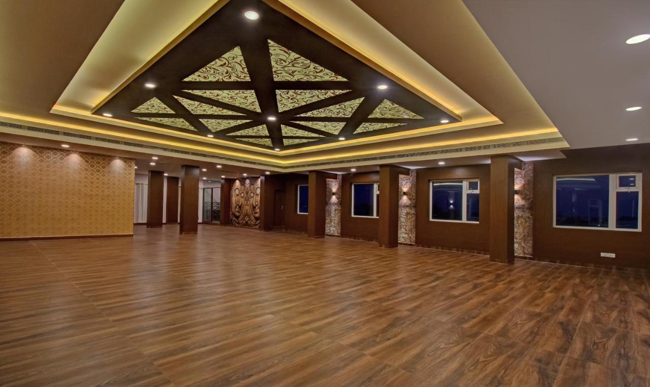 Treebo Trend Palm Tree Hotel Chennai Ngoại thất bức ảnh